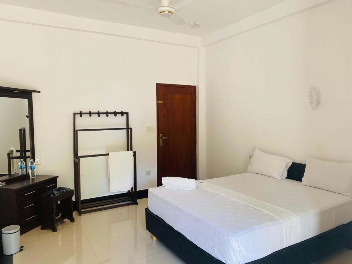The Kingslayer Resort Negombo Eksteriør billede